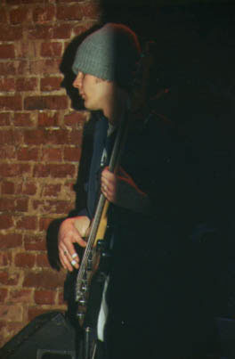 empti groovy bass - Darius